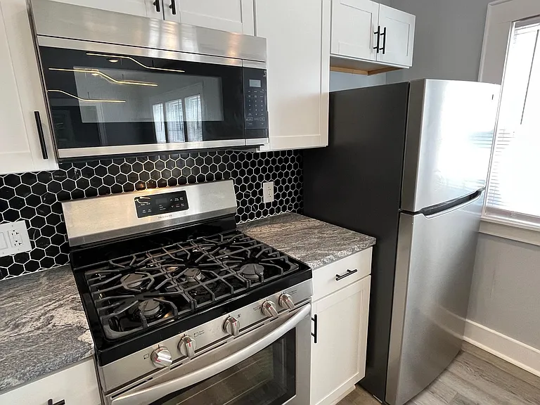 610 Hickory St #2 — Photo 5