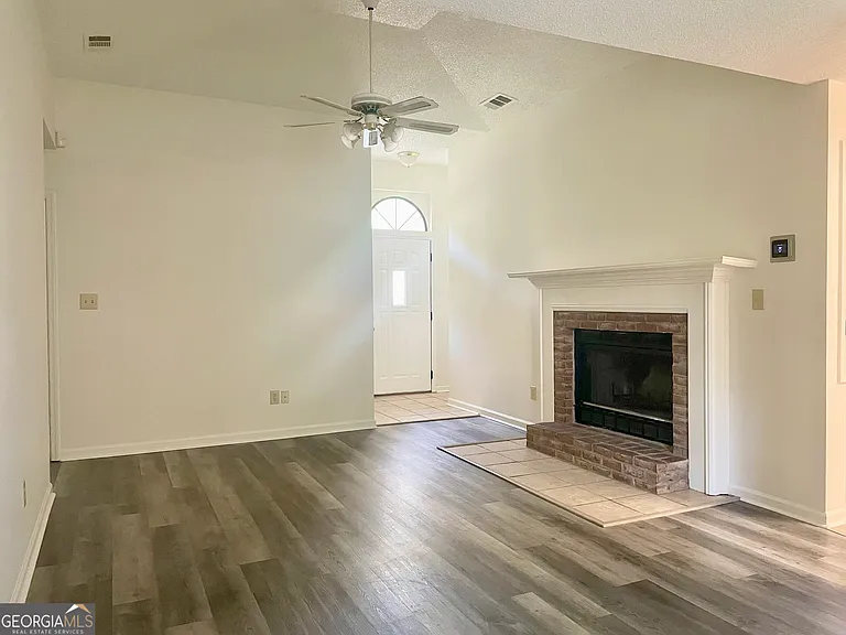 102 Ridgestone Ct — Photo 3
