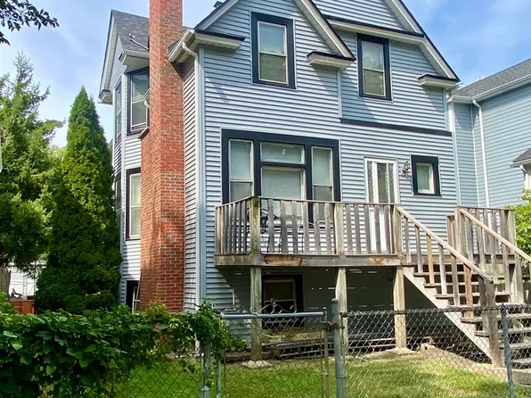 4018 N Sacramento Ave, Chicago, IL 60618