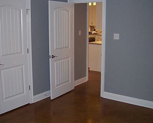 2nd image of 190 Lakeside Dr