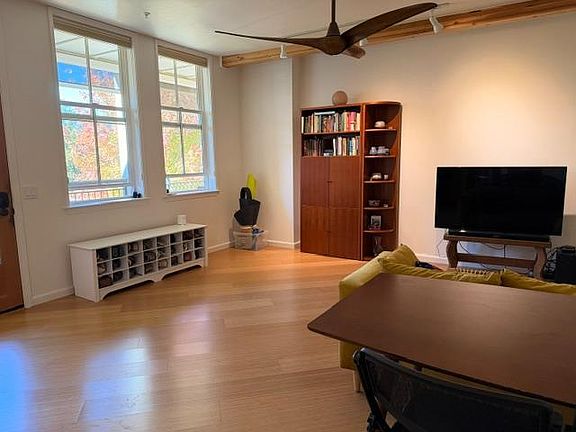 3rd image of 800 Freeman Ln APT 207