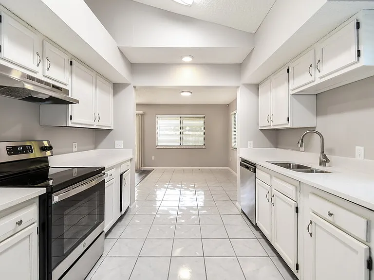 11325 McNichols Ct — Photo 8