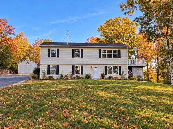 210 Pine Hill Rd, Russell, MA 01071