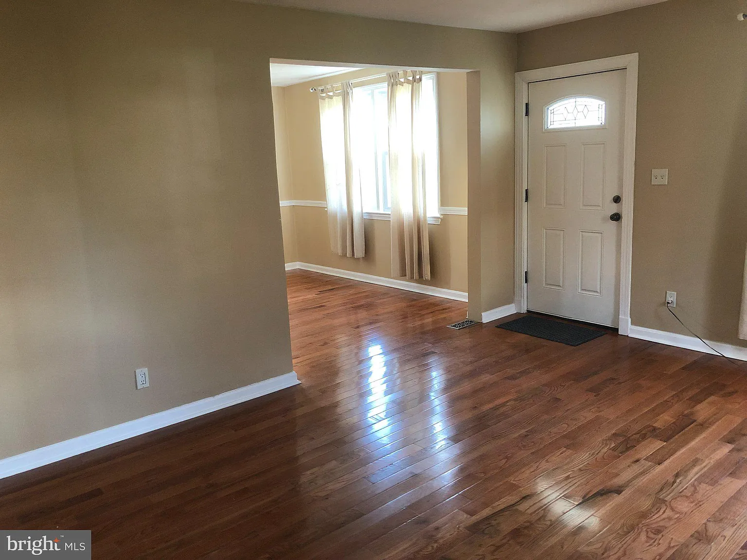 3 bed, 2.5 bath, 1440 sqft, $3,250 — Photo 2