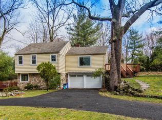29 Hickory Ln, Closter, NJ