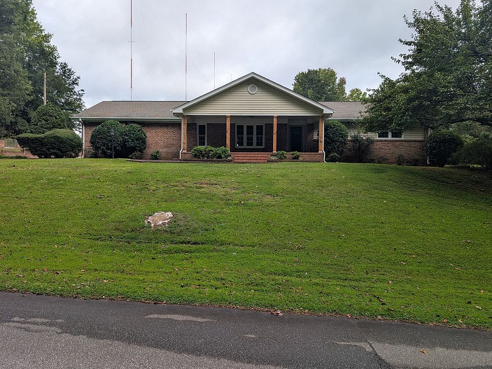 1st image of 202 Elmhurst Rd