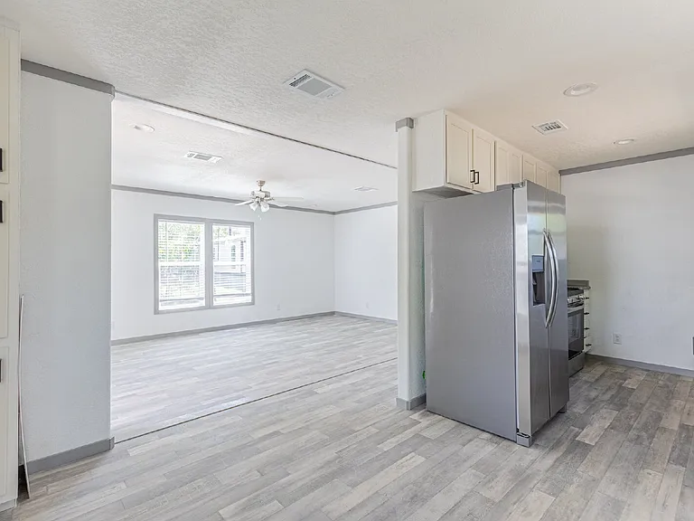 193 Live Oaks St #1 — Photo 8