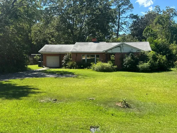 906 Woodland Dr, Dothan, AL 36301