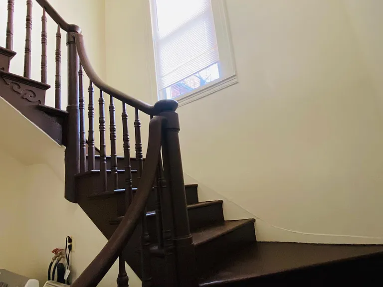 859 Hollins St #2R — Photo 10