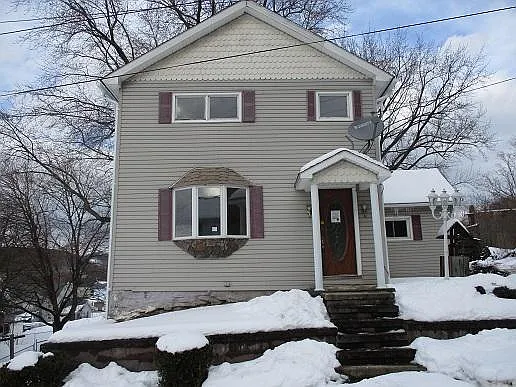 34 Drummond Ave photo 1