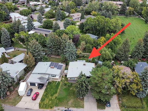 2nd image of 317 SW Laval Blvd W