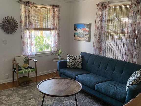 3rd image of 4251 SHIRLEY Avenue
