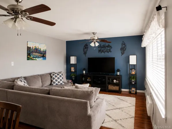 174 Farber #174, West Babylon, NY 11704