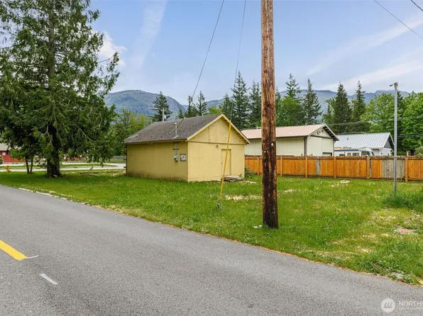 920 Orchard Avenue, Gold Bar, WA 98251