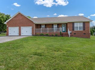 407 Temple Rd, Maryville, TN 37804