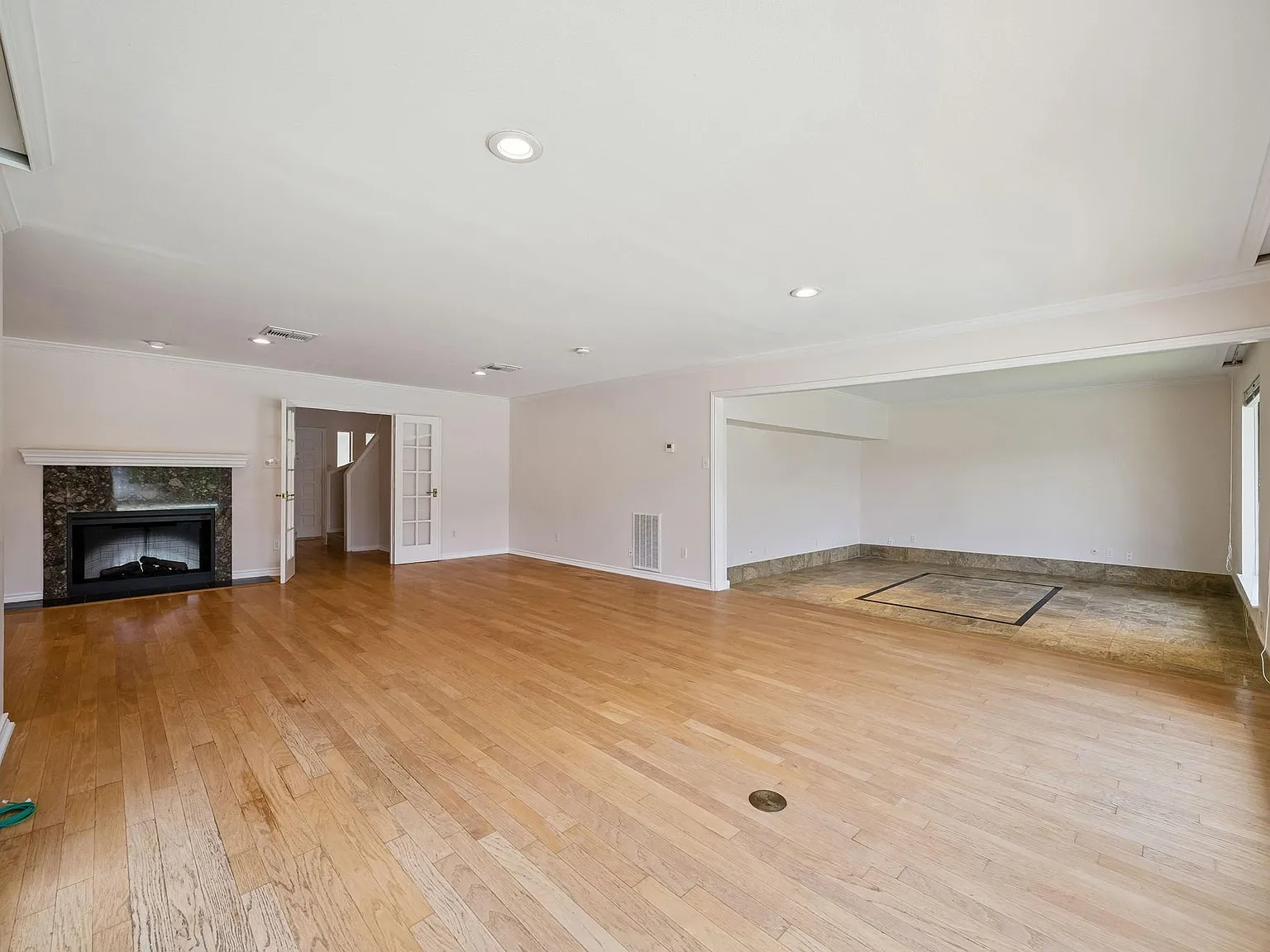 4 bed, 2.5 bath, 2931 sqft, $5,250 — Photo 2
