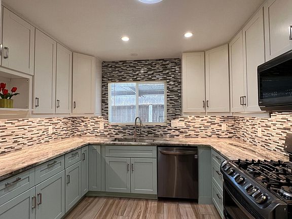 5th image of 112 Vassar Ln #102
