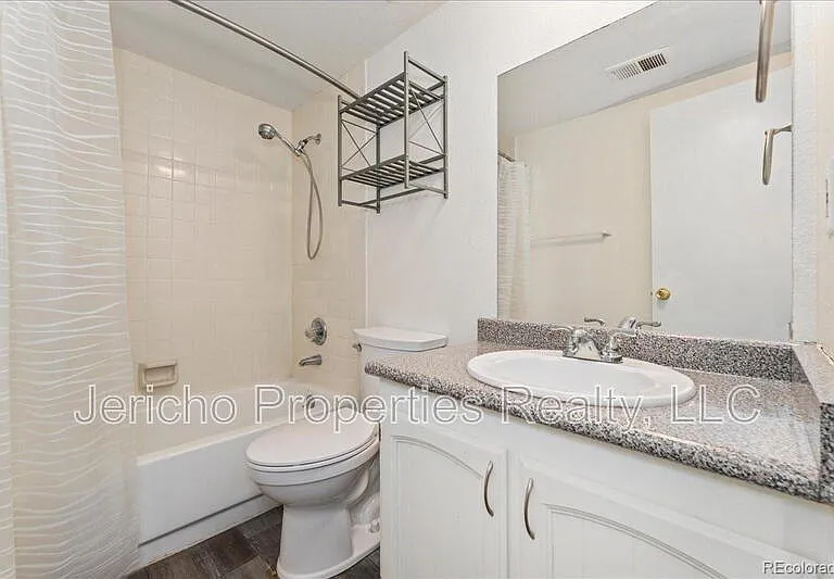 6350 Oak St #103 — Photo 13