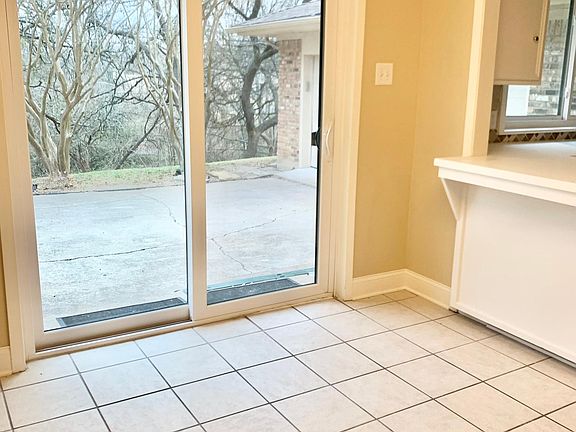 5th image of 2328 Monett Dr