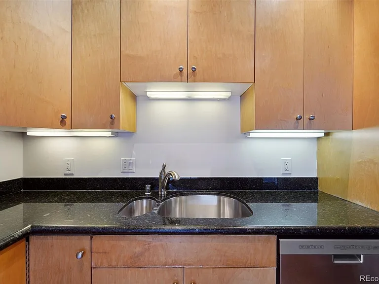 1801 Wynkoop St #317 — Photo 10