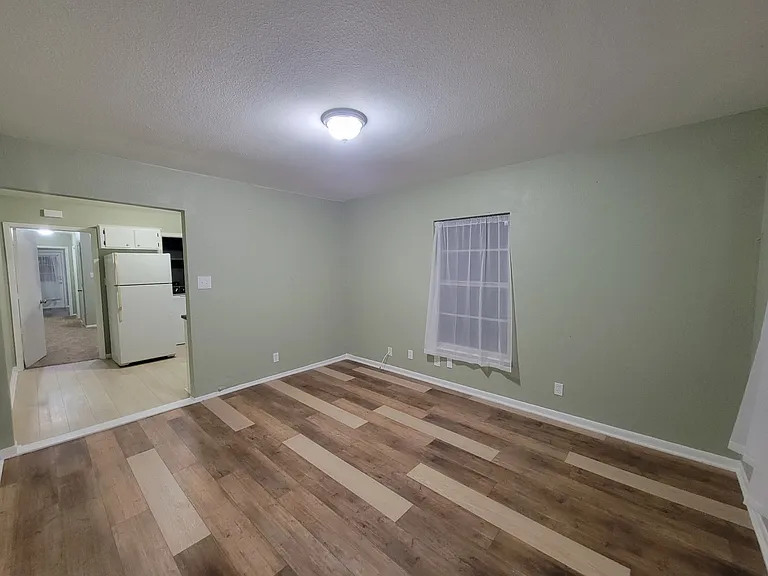 265 Rosebud Ln — Photo 3