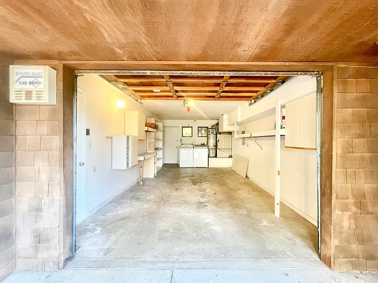 2306 Oregon St #2 — Photo 34