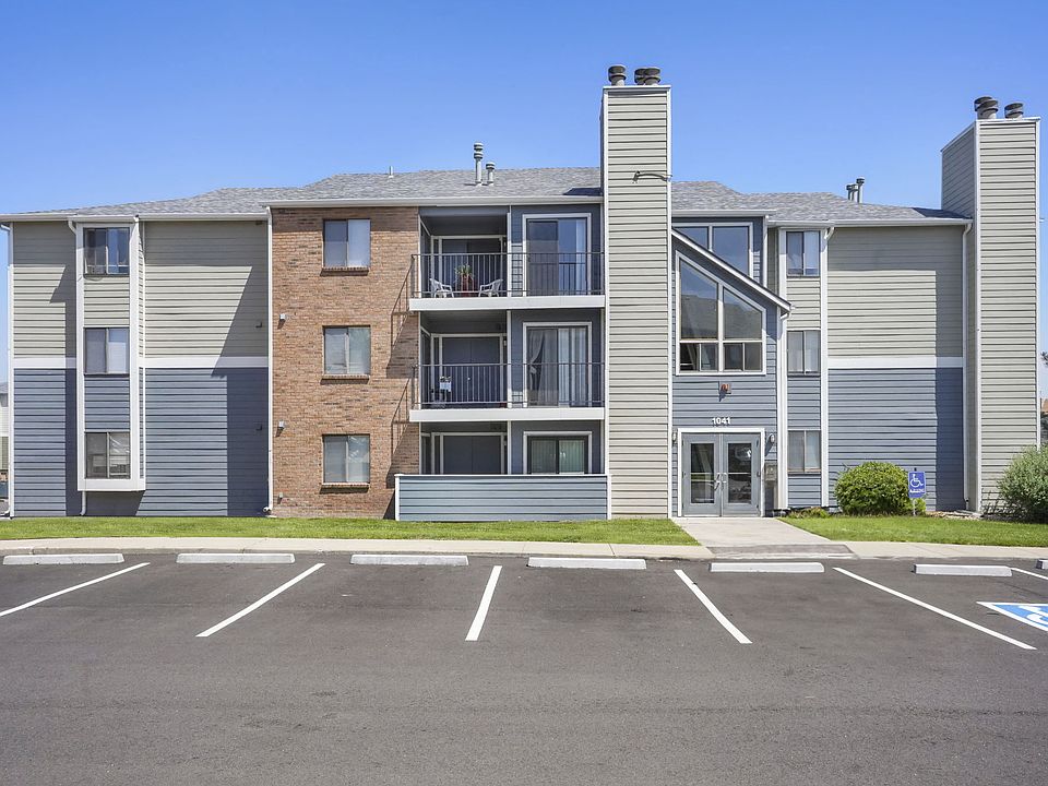 Our Apartments Exterior Buildings at Horizon East Apartments in Aurora, Colorado