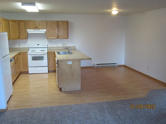 3rd image of 2409 Hillcrest Dr #5