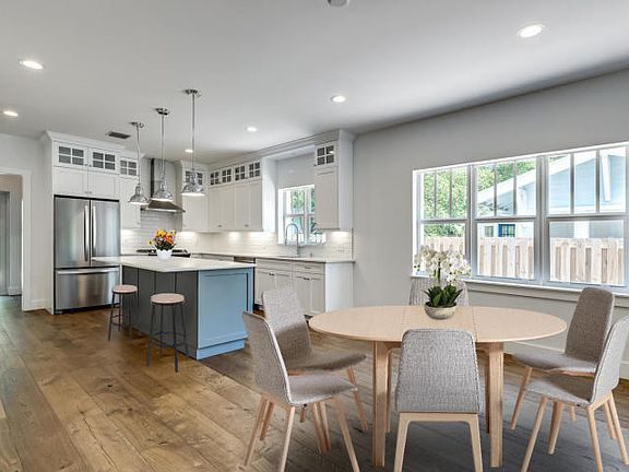 5th image of 319 N Ocean Breeze N