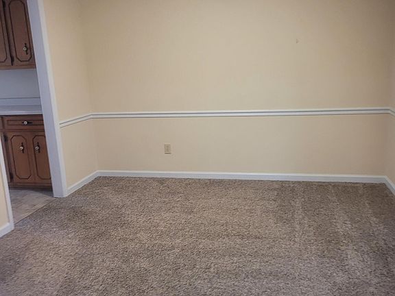 3rd image of 2864 Pepperdine Dr