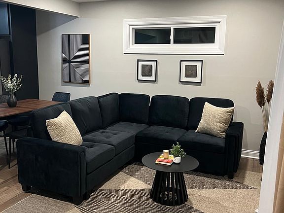 3rd image of 1110 S Sumner St