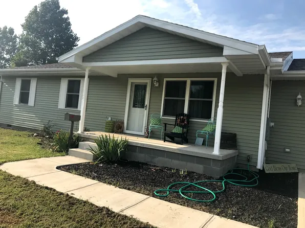 904 Elm St, Marshall, IL 62441