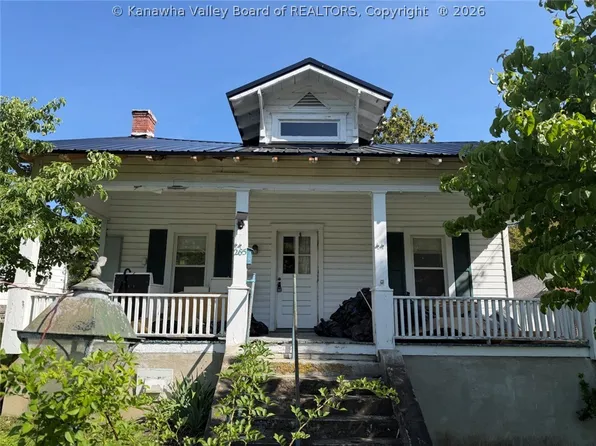 265 Osborne Ave, Madison, WV 25130