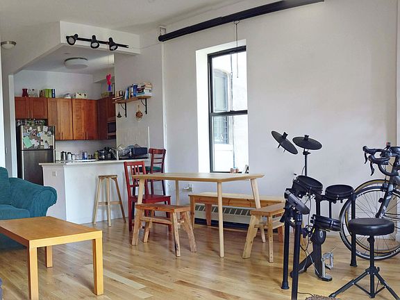 3rd image of 229 W 121st St APT 3C