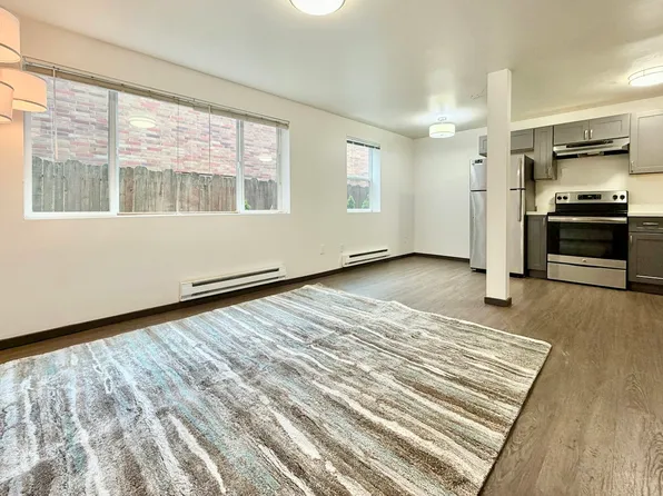 9050 Greenwood Ave N APT 106, Seattle, WA 98103