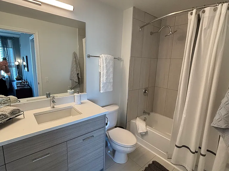 312 N May St #10 — Photo 6