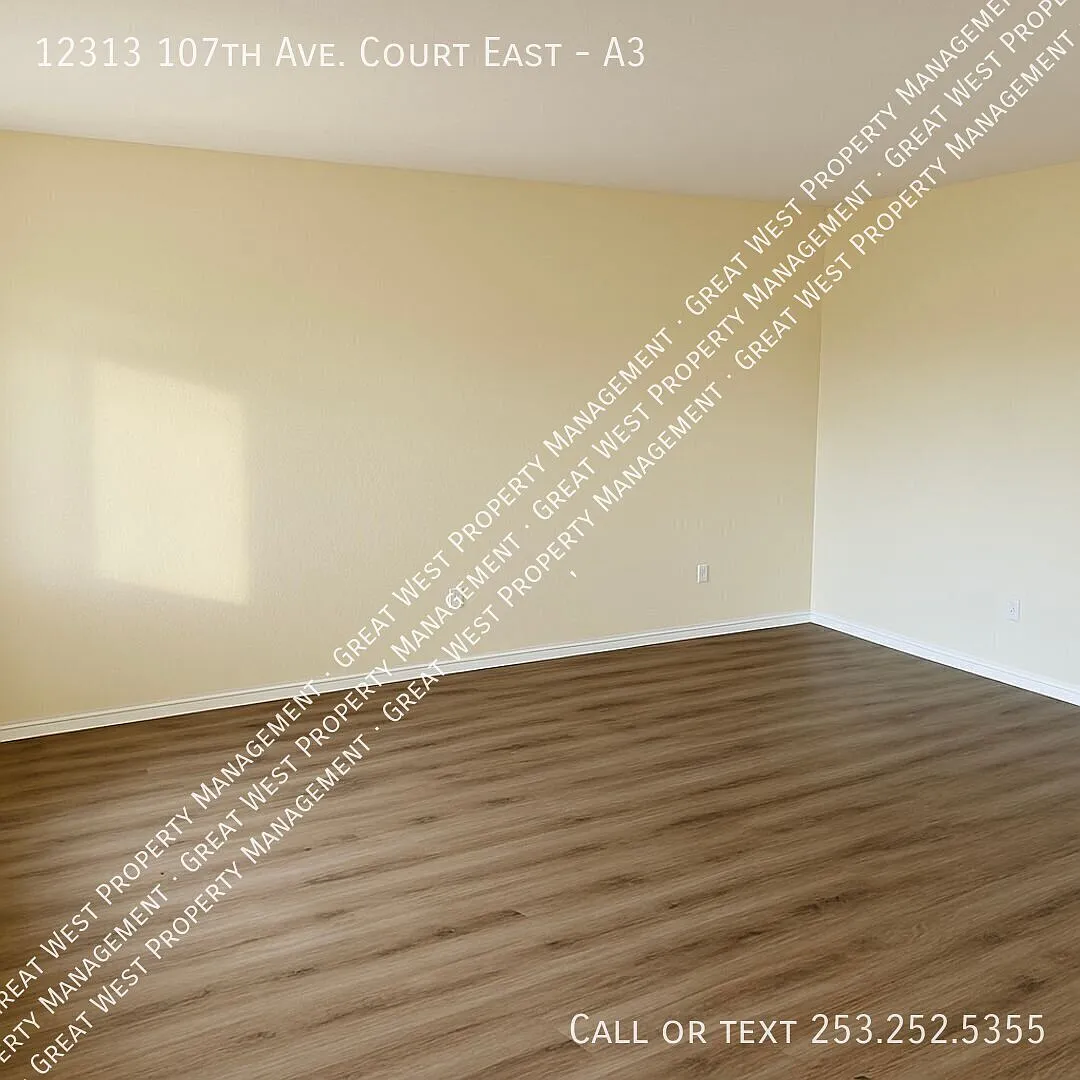 Peaceful Living Awaits in this Charming One Bedroom - One Story Building — Photo 4