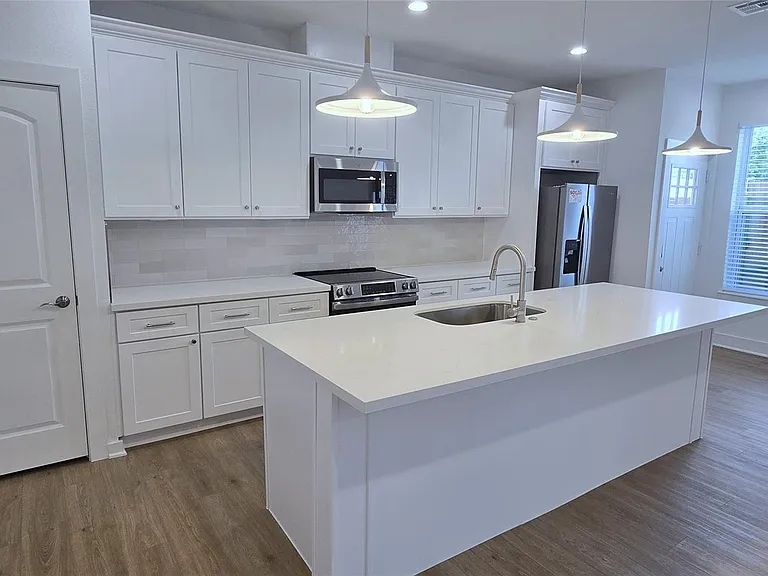 1475 Ferguson Way #A — Photo 5