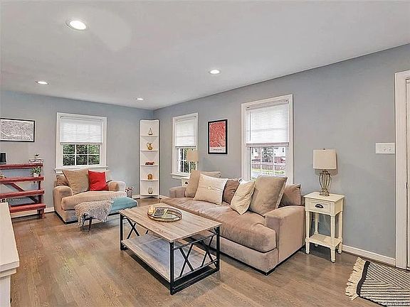 4th image of 1808 Nortonia Rd