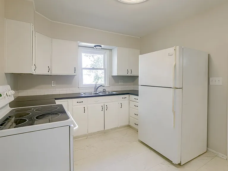 1003 S 42nd St — Photo 7