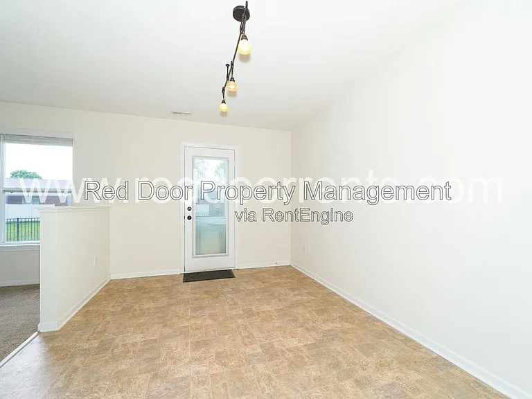 127 Broadmoor Bnd — Photo 7
