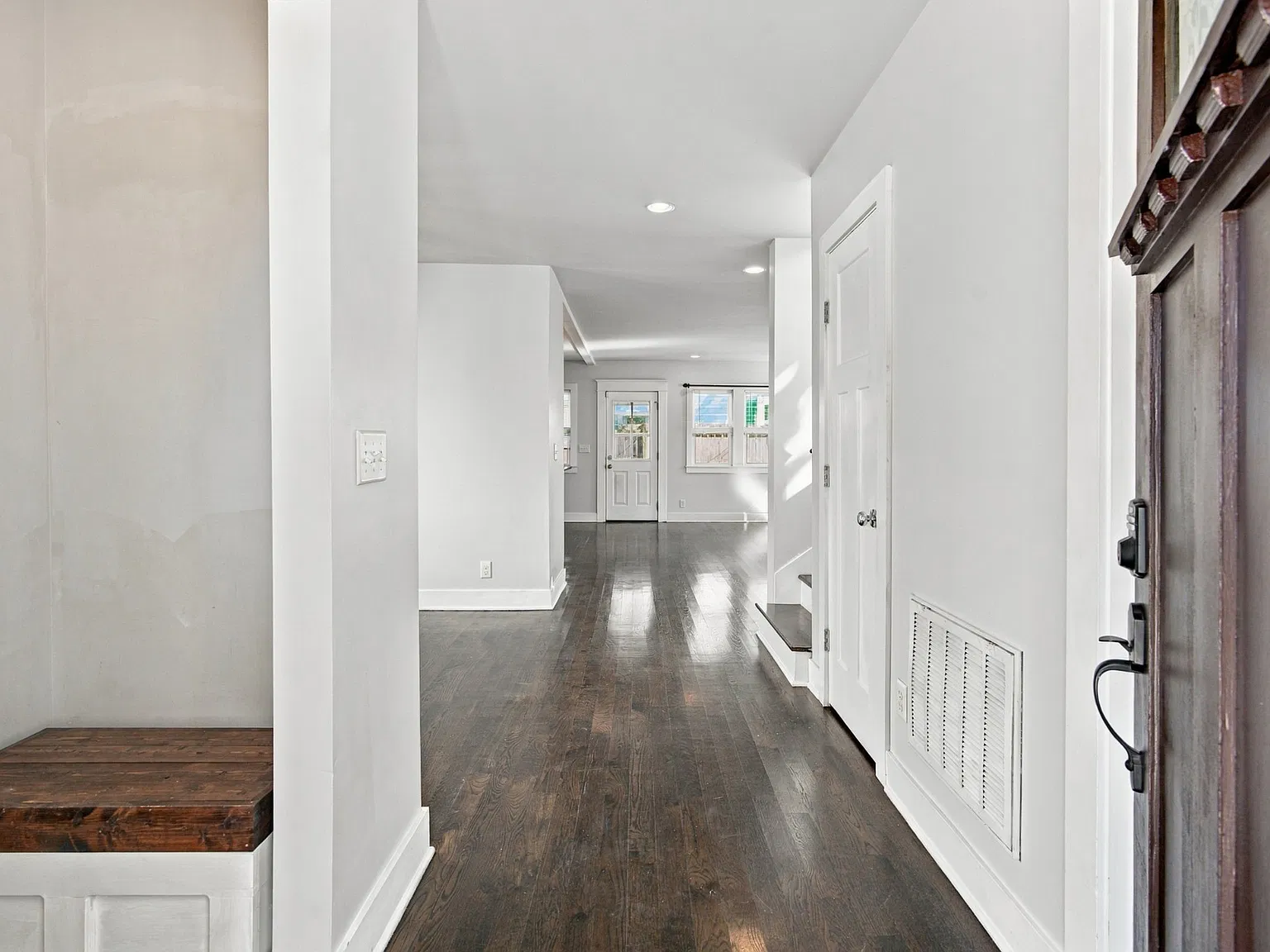 4 bed, 2.5 bath, 1790 sqft, $3,400 — Photo 3