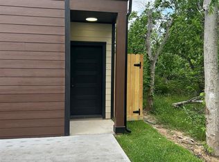 9914 Fillmore #B, Houston, TX 77029