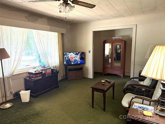 3rd image of 1445 Statesville Blvd