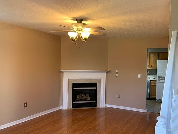 3rd image of 1042 Buddleia Ct
