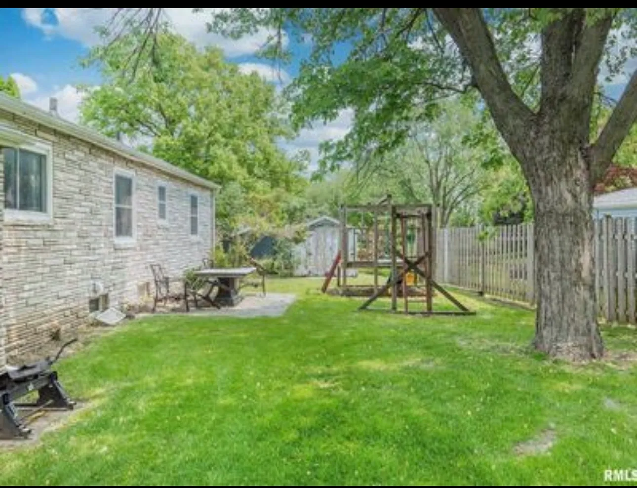 3 bed, 1008 sqft, $1,850 — Photo 1
