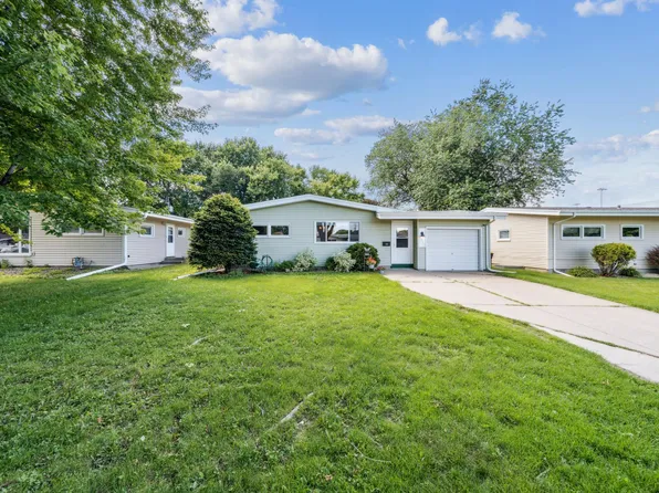 1073 Allen Ave, West Saint Paul, MN 55118