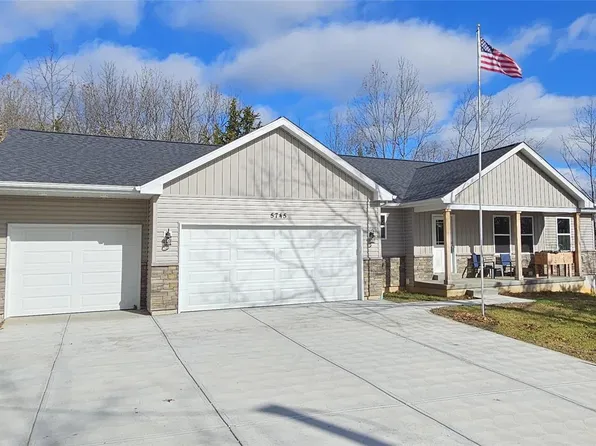 5745 Forest Dr, Hillsboro, MO 63050