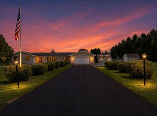 704 N Rose Farm Rd, Woodstock, IL 60098