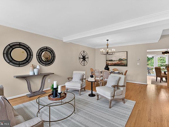 3rd image of 7412 Gillingham Row
